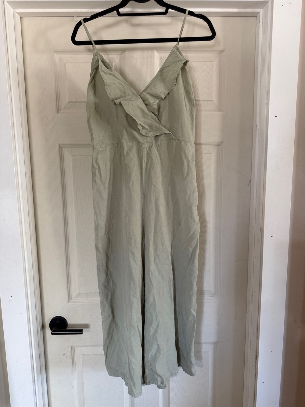 Love Tree Women’s Sage Green Ruffled‎ V-Neck Wide-Leg Jumpsuit size Large